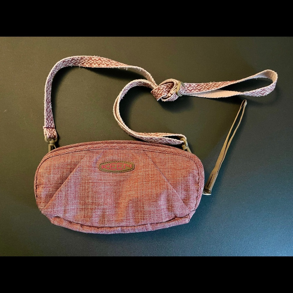 Keen wristlet/wallet/crossbody